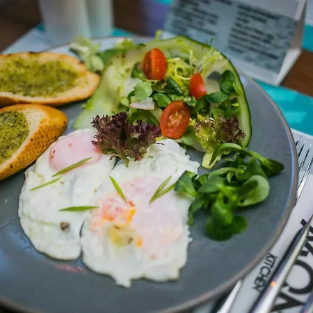 ステイ イン ホテル 3*